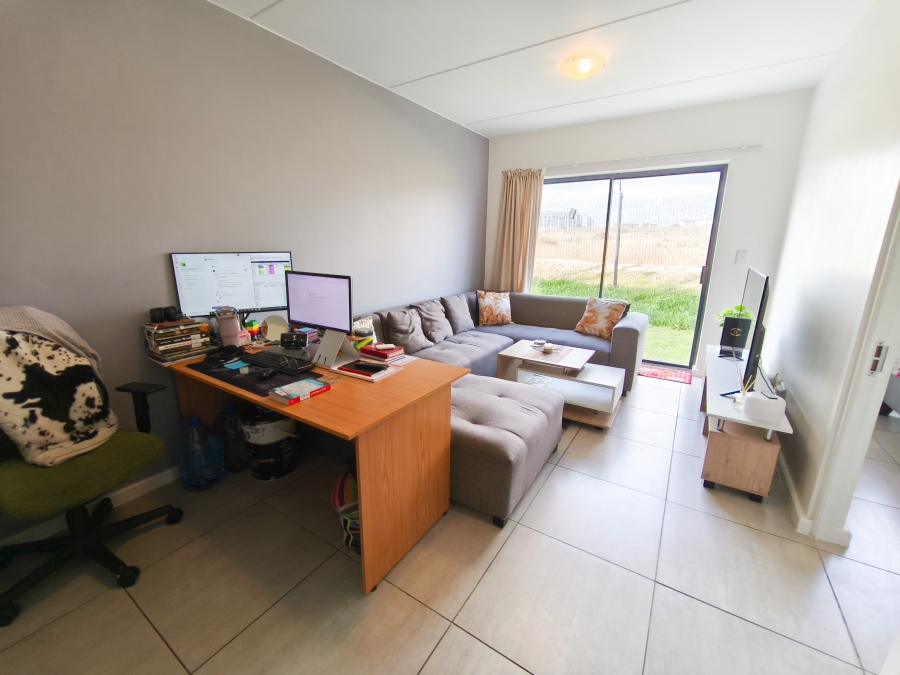 2 Bedroom Property for Sale in Aan de Wijnlanden Western Cape